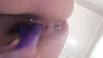 Dildo in nasser pussy