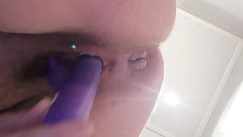 Dildo in nasser pussy