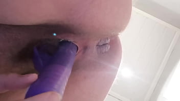 Dildo in nasser pussy