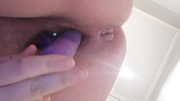 Dildo in nasser pussy