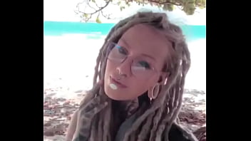 A little selfie video from the beach ️ soaking in the sun and good vibes#beachselfie #oceansidevibes #sunnydays