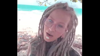 A little selfie video from the beach ️ soaking in the sun and good vibes#beachselfie #oceansidevibes #sunnydays
