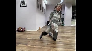 Who else loves to dance comment me if you do and comment withnop if you dont like to dance