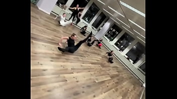 Who else loves to dance comment me if you do and comment withnop if you dont like to dance