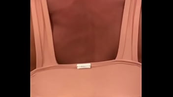 Huge booty celebrity works out