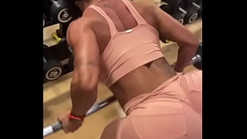 Huge booty celebrity works out