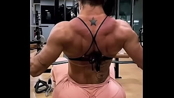 Huge booty celebrity works out