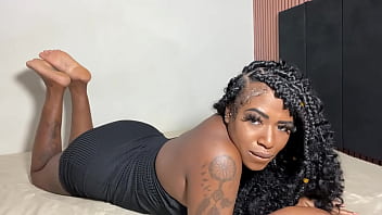 Esposa safada adora se exibir para outros machos