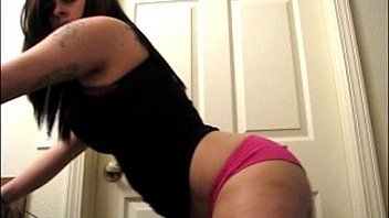 Arse jiggling whooty