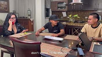 Latina tetona cabalga la enorme polla bbc de el mejor amigo de su hijastro coge mi estrecho coño a escondidas