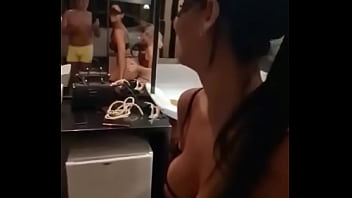 Que tesão do caralho que minha amiga morena foi me dando me provocando e se oferecendo pra mim