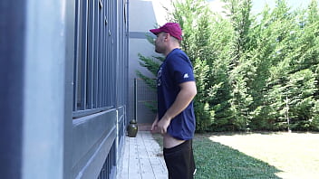 Pizza delivery guy fucked horny housewife monika fox right at home without any embarrassment