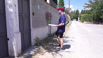 Pizza delivery guy fucked horny housewife monika fox right at home without any embarrassment