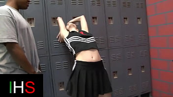 Black male with big dick fucks girl in gym