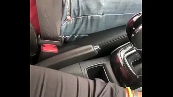 Chófer De Uber Con La Verga Dura thumbnail