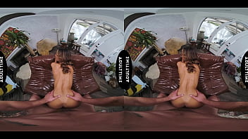 Pov horny milf lets you cum on her pussy