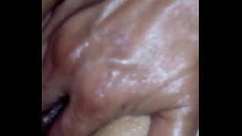 Con aceite su clitoris