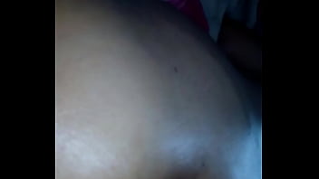 Con aceite su clitoris