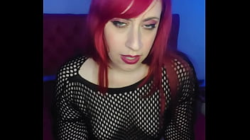 Ama pelirroja atendiendo a su sumiso culo roto joi argentina