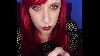 Ama pelirroja atendiendo a su sumiso culo roto joi argentina