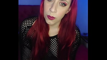 Ama pelirroja atendiendo a su sumiso culo roto joi argentina