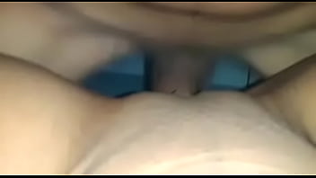 Fodendo a buceta da novinha com