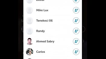 Chica enseando tetas