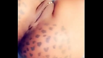 Rt spr burnaboy music & my pussy both poppin make sure y’all retweet this pussy oooo deeeee