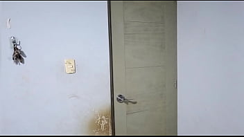 Me rompe el culo y me da de perrito por el alquiler del cuarto Me rompe el culo y me da de perrito por el alquiler del cuarto