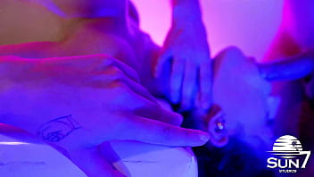 Massagem tesuda na novinha sedenta de rola