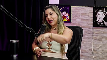 é a caminhoneira mais safada do brasil fez um marketing com qr code os hates é uma prova passou por preconceito na contratação e os vídeos explícitos juli figueiró watch sheer red