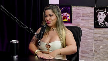 é a caminhoneira mais safada do brasil fez um marketing com qr code os hates é uma prova passou por preconceito na contratação e os vídeos explícitos juli figueiró watch sheer red