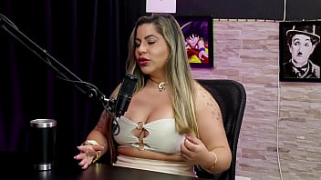 é a caminhoneira mais safada do brasil fez um marketing com qr code os hates é uma prova passou por preconceito na contratação e os vídeos explícitos juli figueiró watch sheer red