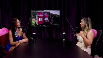 é a caminhoneira mais safada do brasil fez um marketing com qr code os hates é uma prova passou por preconceito na contratação e os vídeos explícitos juli figueiró watch sheer red