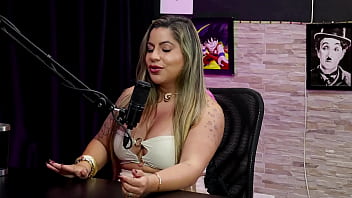 é a caminhoneira mais safada do brasil fez um marketing com qr code os hates é uma prova passou por preconceito na contratação e os vídeos explícitos juli figueiró watch sheer red