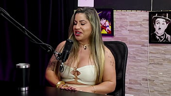 é a caminhoneira mais safada do brasil fez um marketing com qr code os hates é uma prova passou por preconceito na contratação e os vídeos explícitos juli figueiró watch sheer red