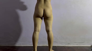 Fine ass amateur girl workout at home