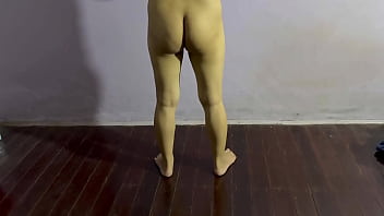 Fine ass amateur girl workout at home