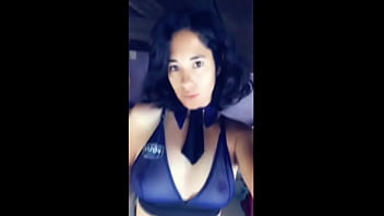 Compré lencería nueva y le hablé a mi amigo para modelarle