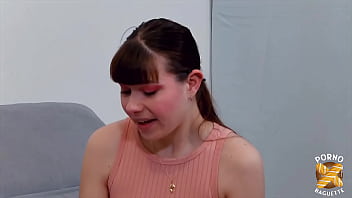 Sexy love coquine torride aime la bite bien dure