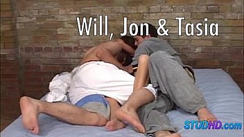 Stud fucks hot babe0344