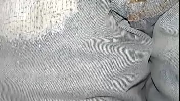 Pantalones orinados con pañal de tela y día doble orgasmo