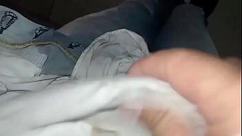Pantalones orinados con pañal de tela y día doble orgasmo