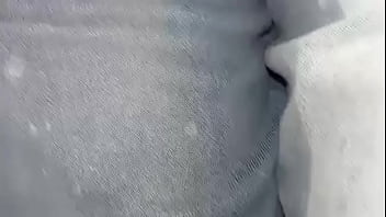 Pantalones orinados con pañal de tela y día doble orgasmo