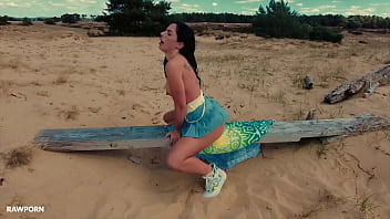 Linda del sol exploring the nature