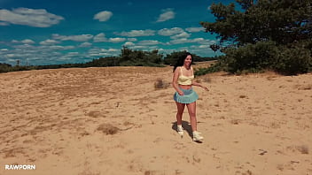 Linda del sol exploring the nature