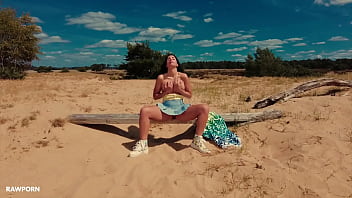 Linda del sol exploring the nature