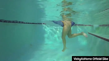 Blonde vicky vette and her hot friend teal conrad eat pussy by the pool