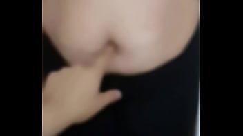 Milf enjoys a finger in the navel