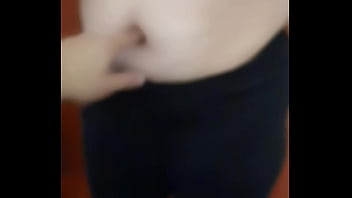 Milf enjoys a finger in the navel